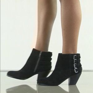 BRAND NEW Sam Edelman black booties ❤
